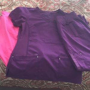 Scrubs-1 top, 2 pants